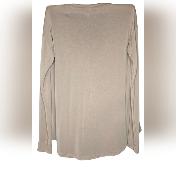 Peyton Jensen Blush Pink V-Neck Blouse XS – Feminine & Flowy - Picture 3 of 4